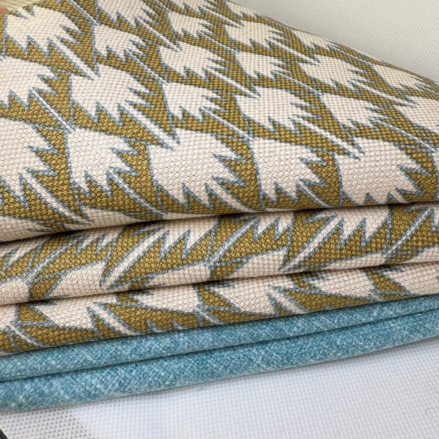 DYI Cushion Cover Set: Random Top Design Fabric