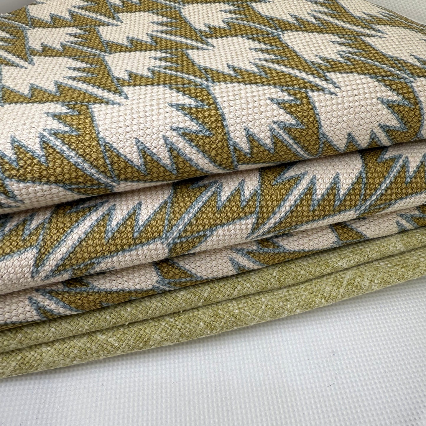 DYI Cushion Cover Set: Random Top Design Fabric