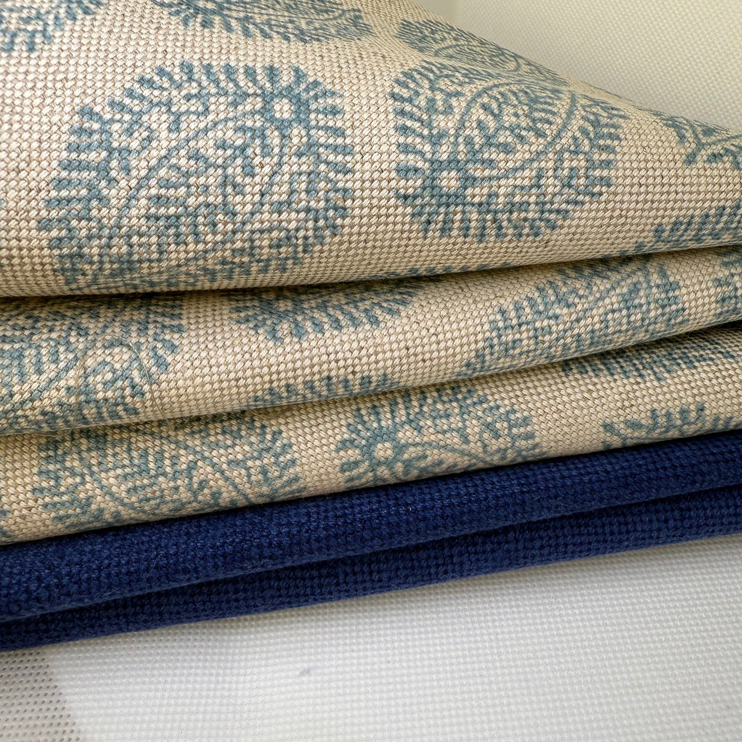 DYI Cushion Cover Set: Random Top Design Fabric